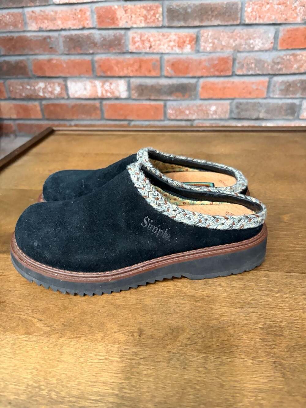 Simple Suede Clog Slippers Black Silver Size 36